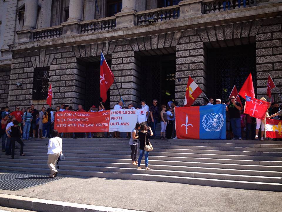 22 January 2014: sit-in at the Court