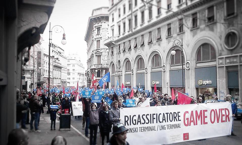 18 November 2012: Free Trieste demonstrates against LNG terminals.