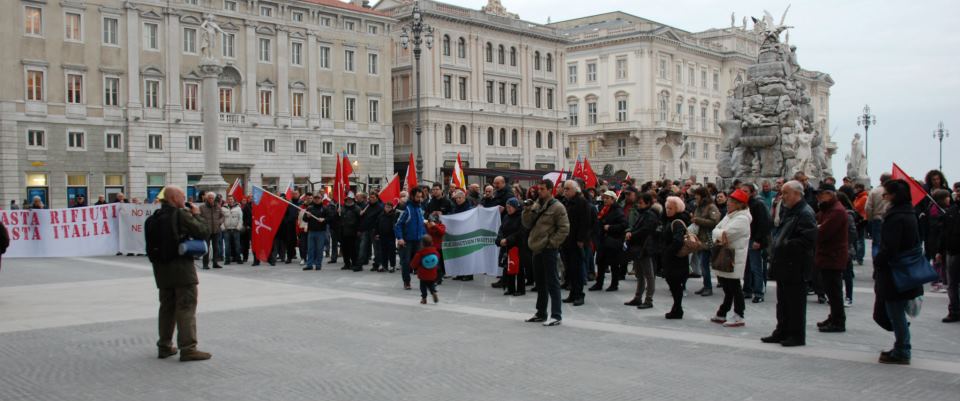 BLOG "ENVIRONMENT AND LEGALITY" - ARTICLES PUBLISHED IN 2013. Free Trieste from the Mafia's waste. Sit-in by Greenaction Transnational & Free Trieste Movement (March 2013).