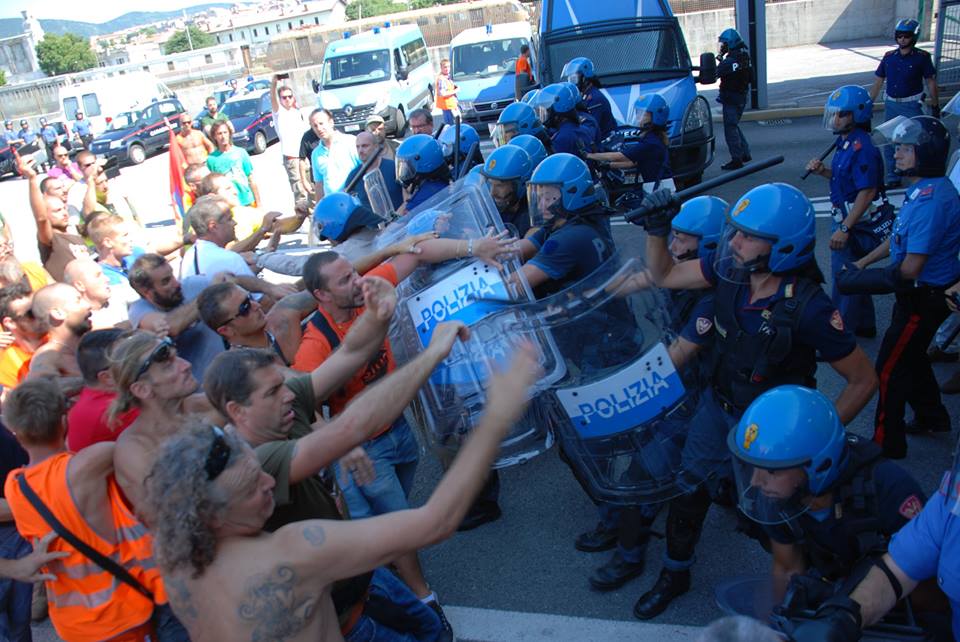 Trieste Libera è estranea al corteo di agitatori violenti del 26 agosto 2015 e sfida i responsabili a confronto