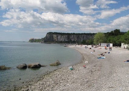 THE RAID OF THE COASTS OF THE FREE TERRITORY OF TRIESTE ACCORDING TO THE STATE OF ITALY