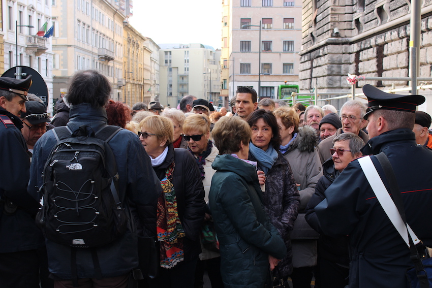 ENVIRONMENT AND LEGALITY. Tuesday, November 2017: the supporters of the fiscal lawsuit promoted by the I.P.R. F.T.T. are in line to enter the Courthouse of Trieste and partecipate to the first hearing (the only media to publish the news were online newspapers “La Voce di Trieste” and “Il Corriere di Trieste“). ENVIRONMENT AND LEGALITY. Tuesday, November 2017: the supporters of the fiscal lawsuit promoted by the I.P.R. F.T.T. are in line to enter the Courthouse of Trieste and partecipate to the first hearing (the only media to publish the news were online newspapers “La Voce di Trieste” and “Il Corriere di Trieste“).