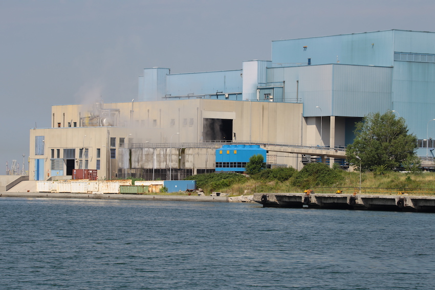 Trieste incineration plant: ramp to the discharge hopper.
